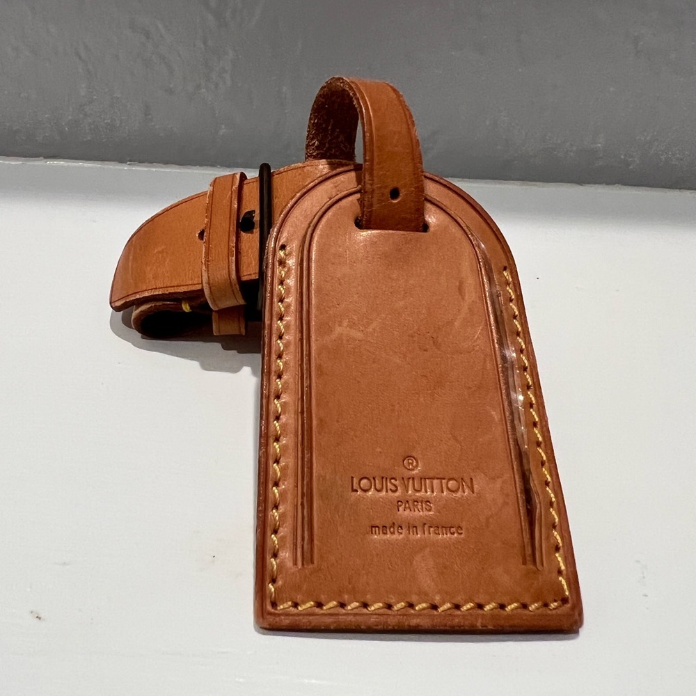 LV LUGGAGE TAG